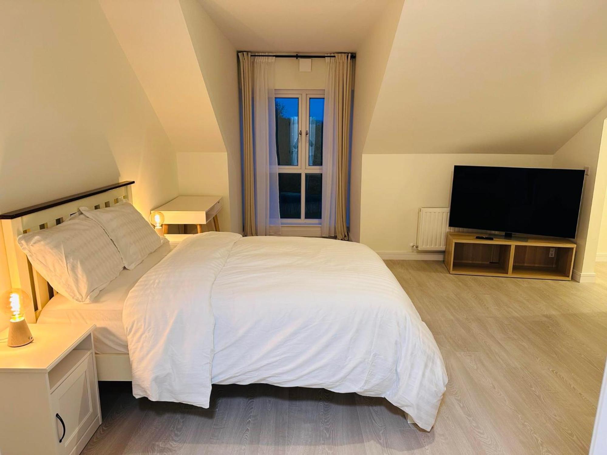 King Room With Ensuite In Dublin Clondalkin Eksteriør bilde